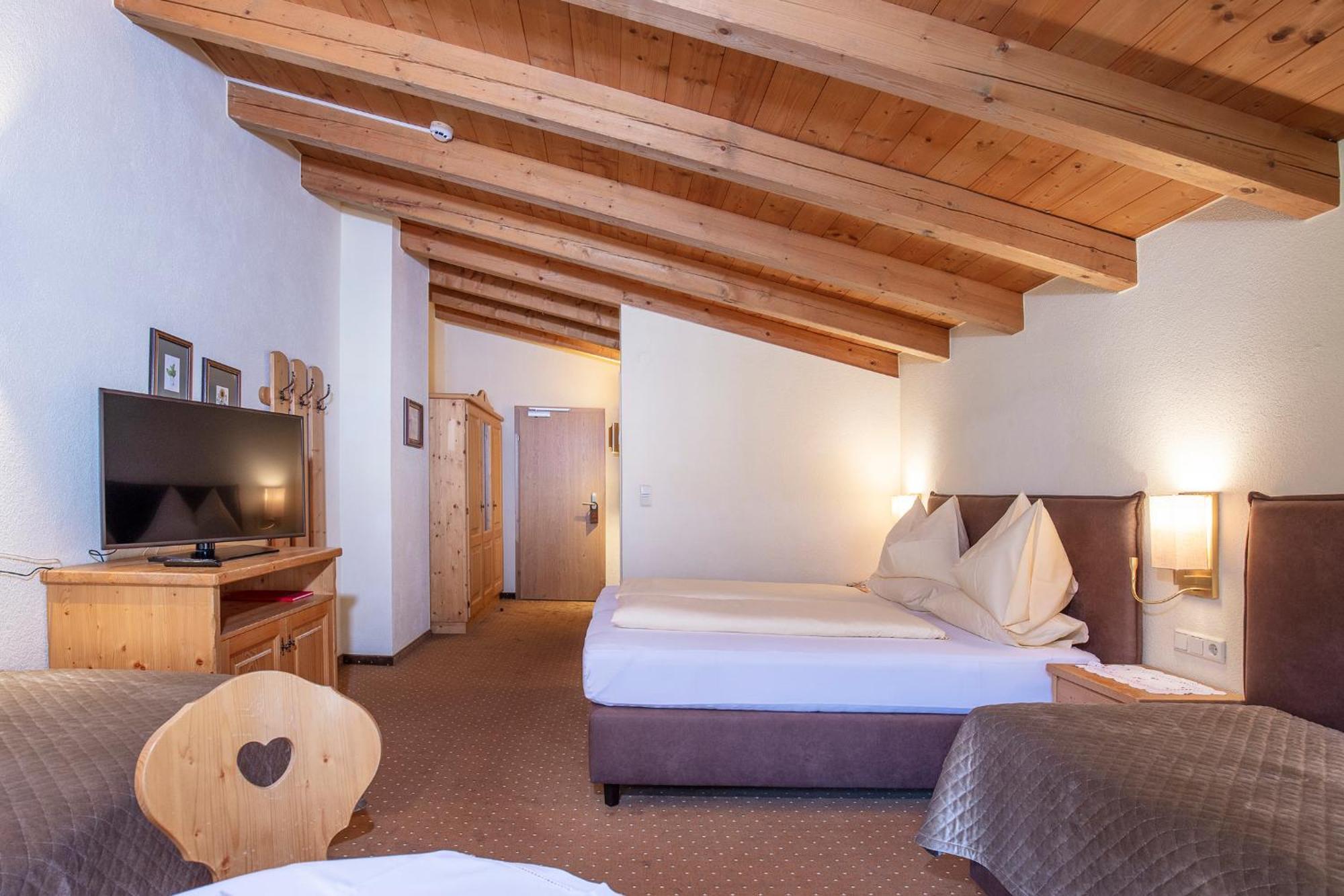 Hotel Hubertus Inkl Summer Card Зёльден Экстерьер фото