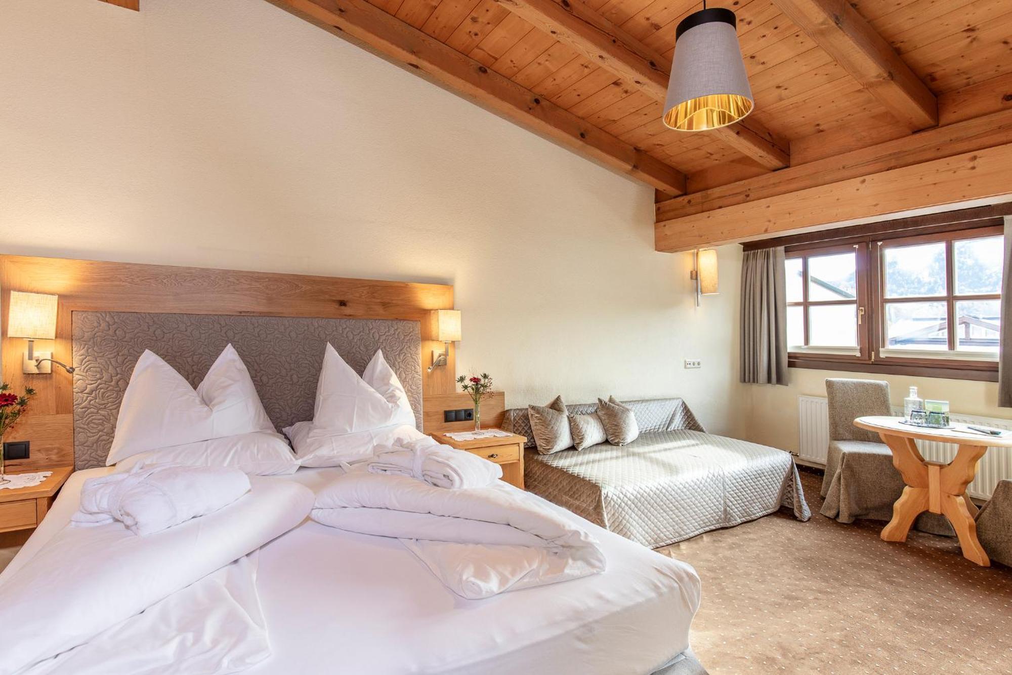 Hotel Hubertus Inkl Summer Card Зёльден Экстерьер фото